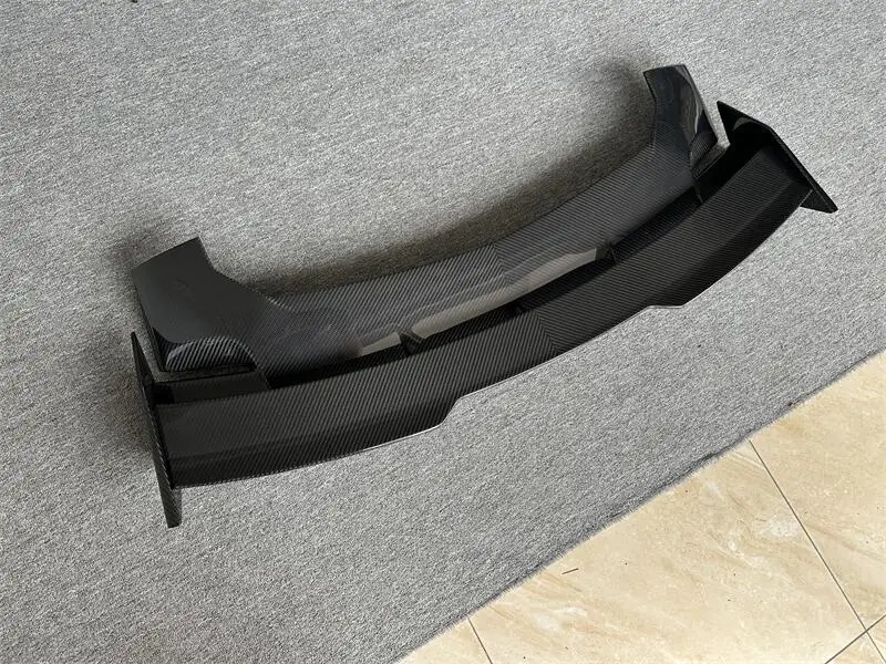 2024UEUS S MStyle Carbon Fiber Roof Wing for  URUS S Prepreg Carbon Fiber Rear Trunk Spoiler for URUS S